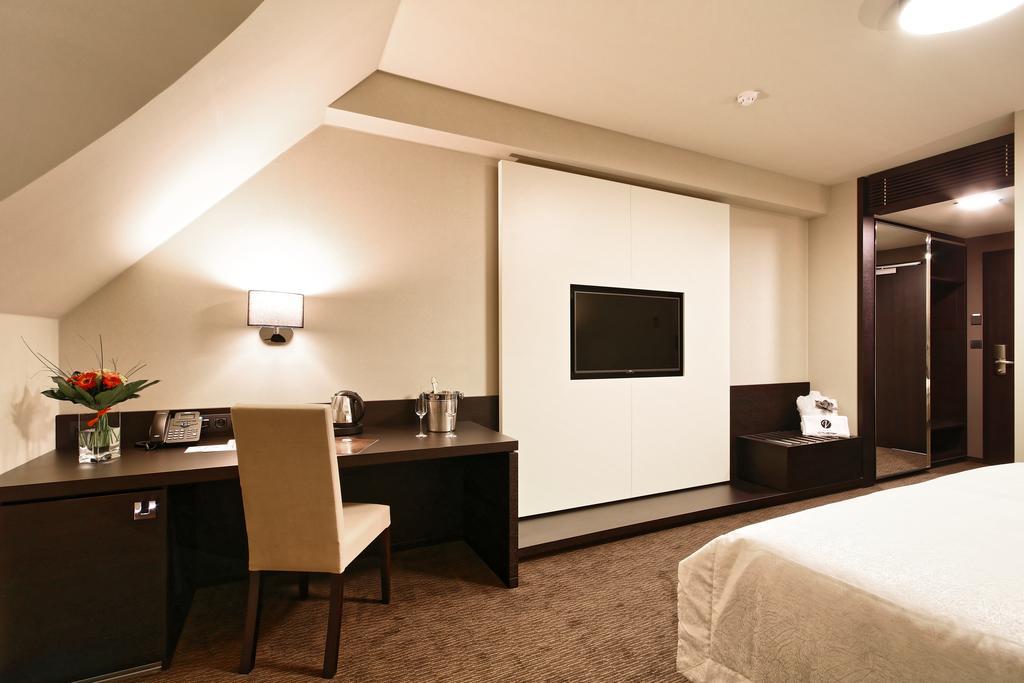 Hotel Victory Popuvky Екстериор снимка