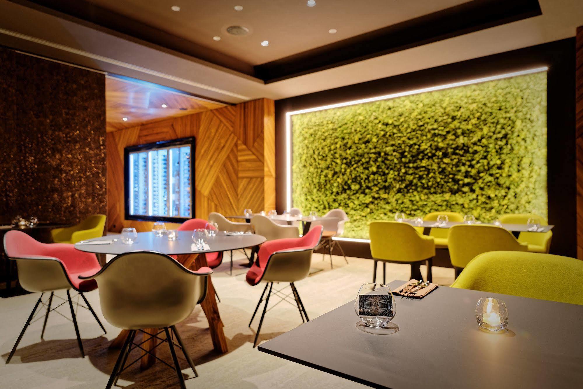 Hotel Victory Popuvky Екстериор снимка