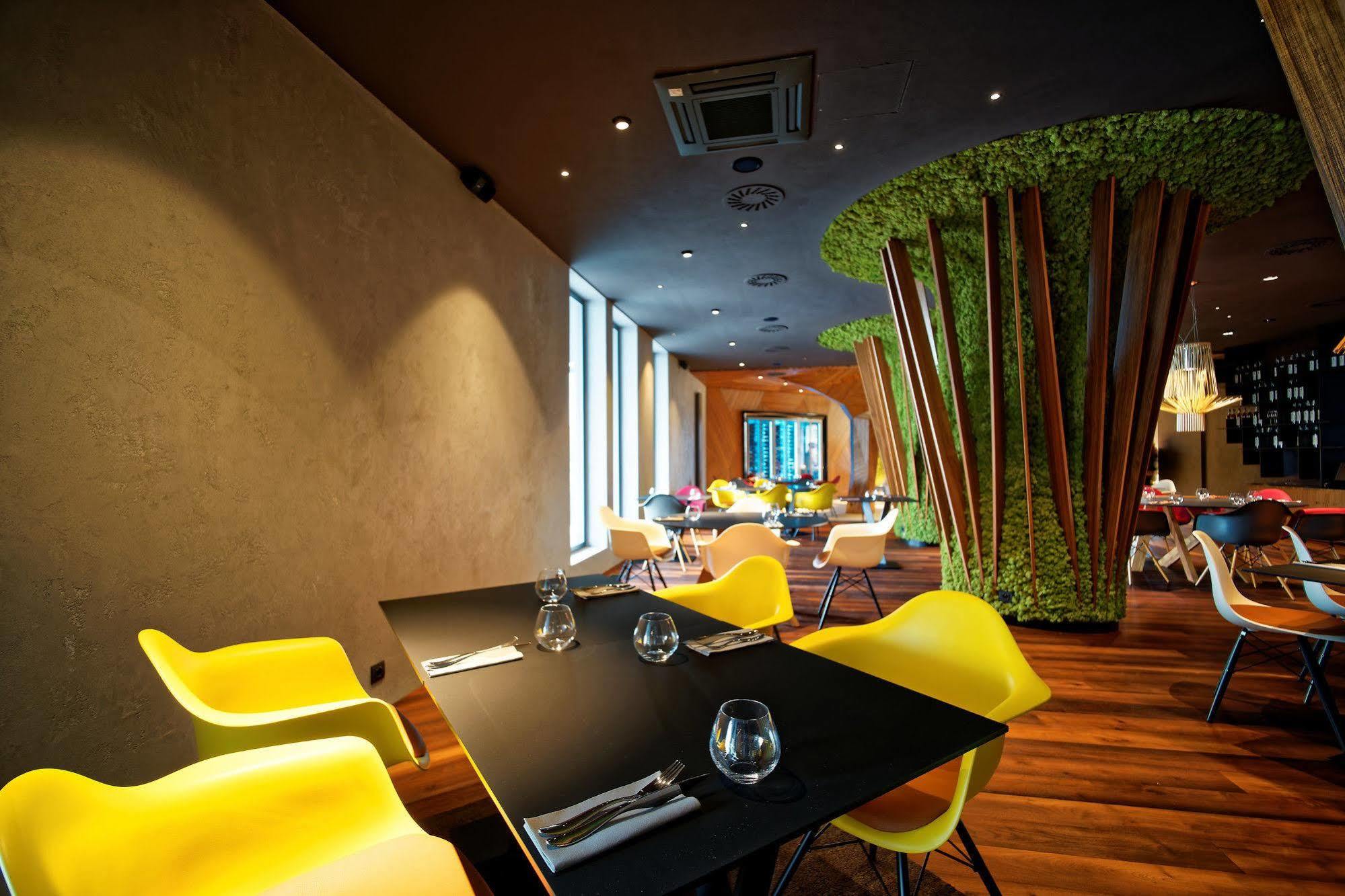 Hotel Victory Popuvky Екстериор снимка