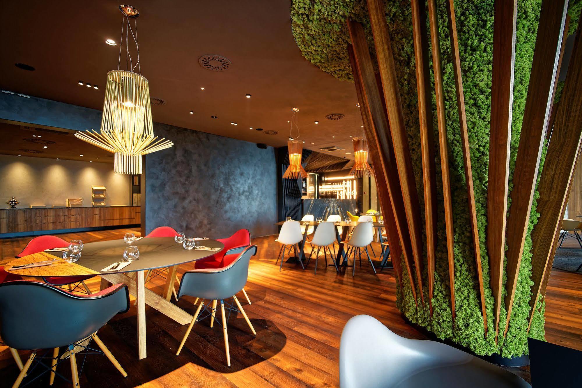 Hotel Victory Popuvky Екстериор снимка
