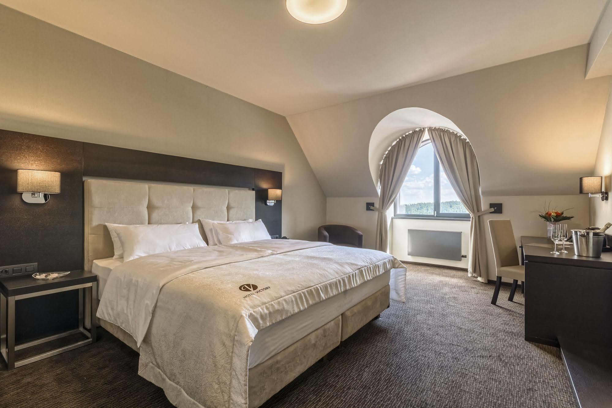 Hotel Victory Popuvky Екстериор снимка