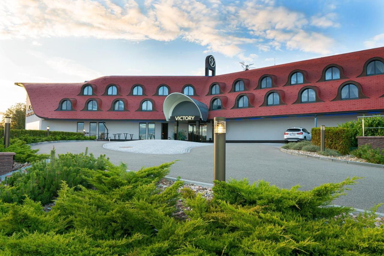 Hotel Victory Popuvky Екстериор снимка