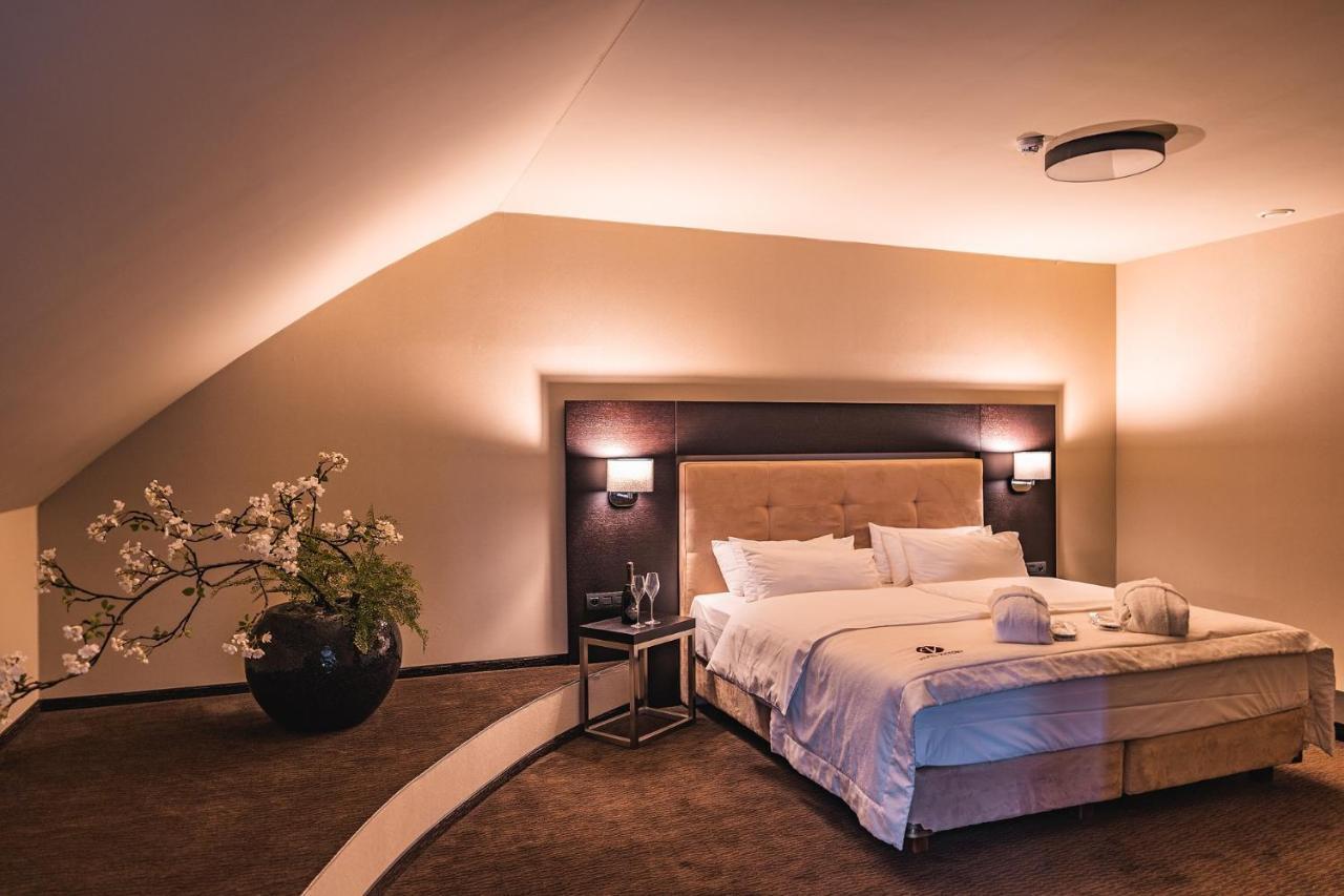 Hotel Victory Popuvky Екстериор снимка